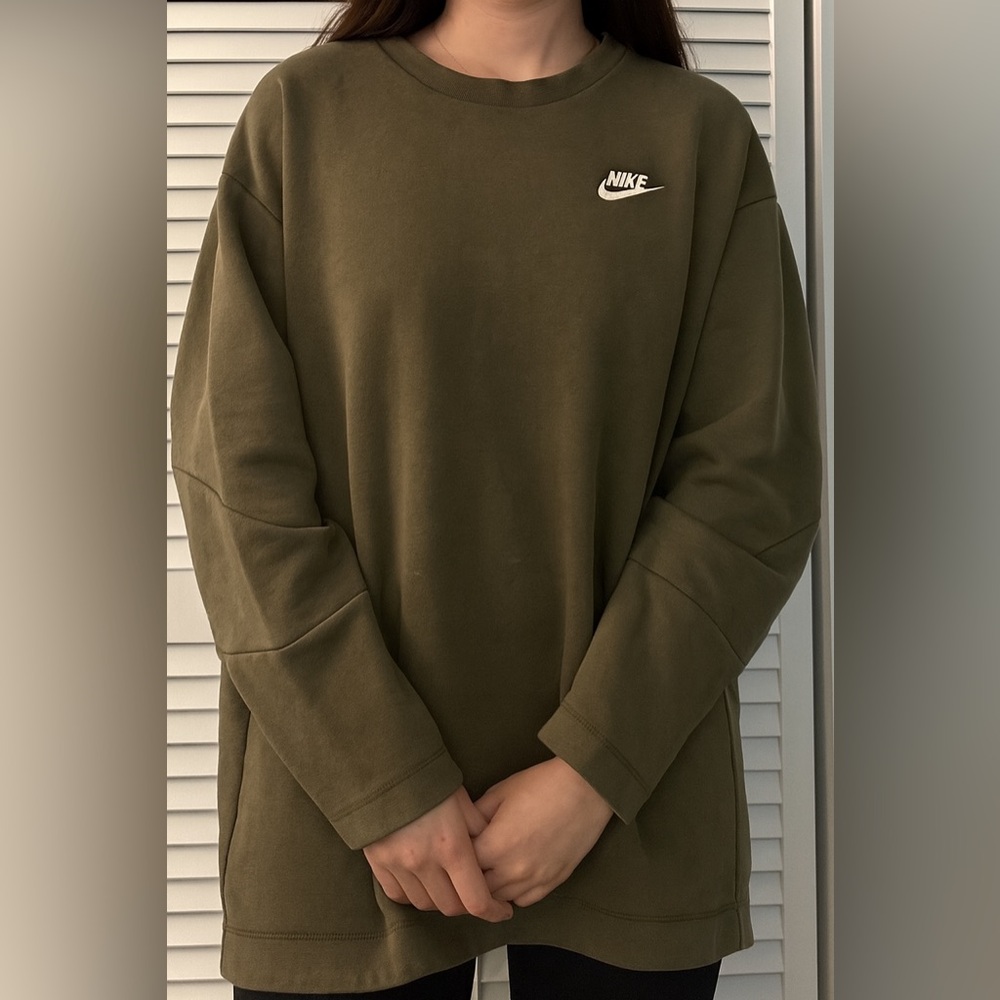 Nike women’s Classic Green Crewneck Sweater dress